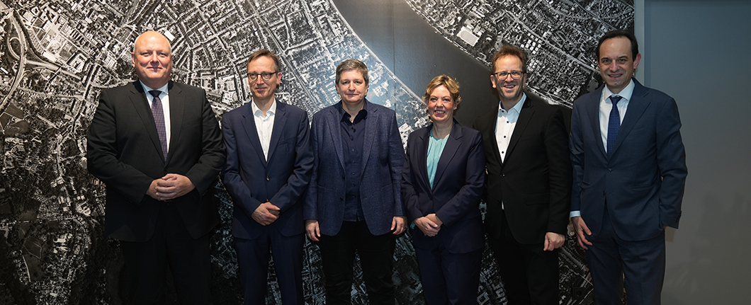 6 Behördenchefs von links nach rechts 6 Behördenchefs von links nach rechts